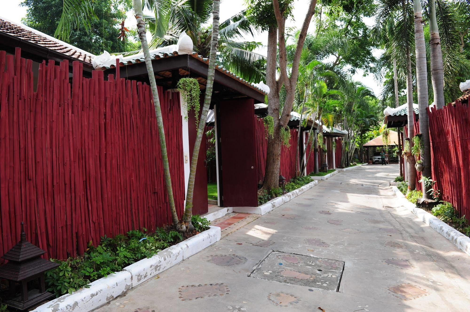 Napalai Pool Villa Resort Pattaya Exterior foto